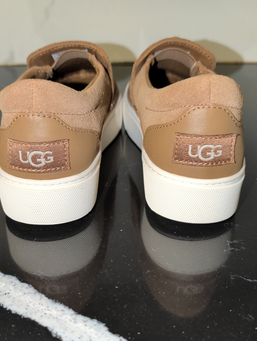 UGG Zilo Slip-On Chestnut Sneakers Size 7.5 New MSRP $100 - Picture 8 of 11
